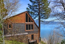 RedAwning Deluxe Lake Side Condo